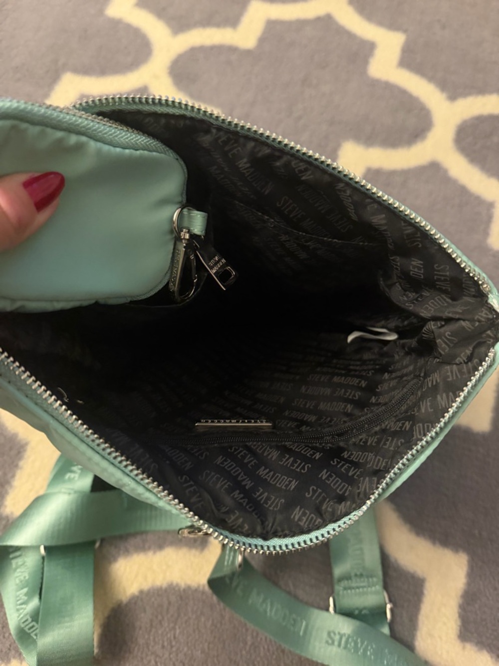 Steve Madden Mint Quilted Crossbody Puffer Bag - Picture 5 of 6